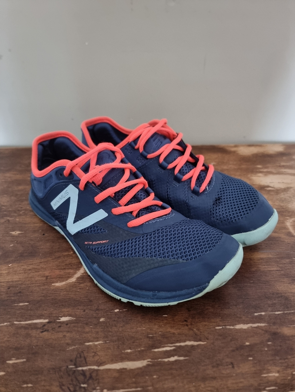 New Balance Minimus Vibram Womens Trainer Size 9 Navy Running Barefoot Trail